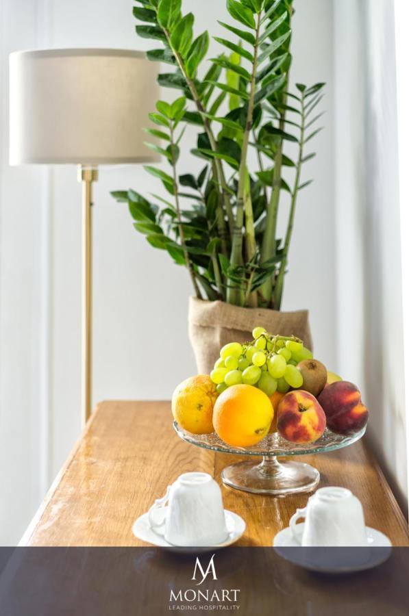 Bed & Breakfast Monart Hospitality